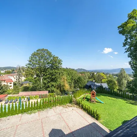 度假居 Holiday Home Smrzovka
