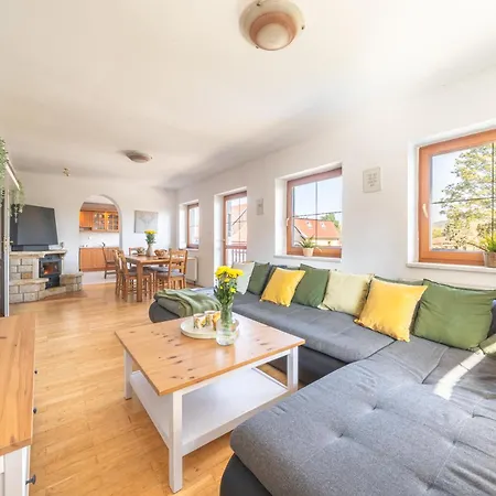 Holiday Home Smrzovka بيت للعطل Smržovka